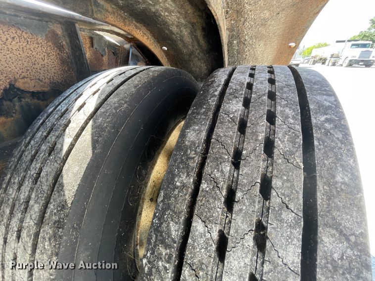 image for item JQ9690 2000 Fontaine LP50NGB  lowboy equipment trailer