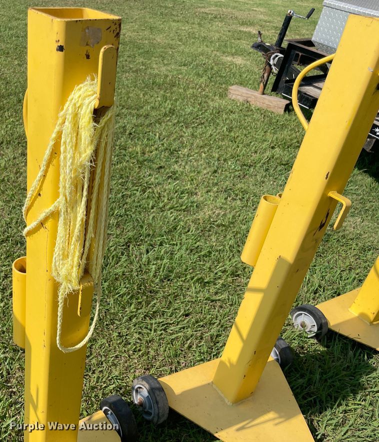 image for item JQ9706 (8) barricade posts