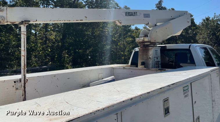 image for item JQ9711 2011 Dodge Ram 4500  Crew Cab bucket truck