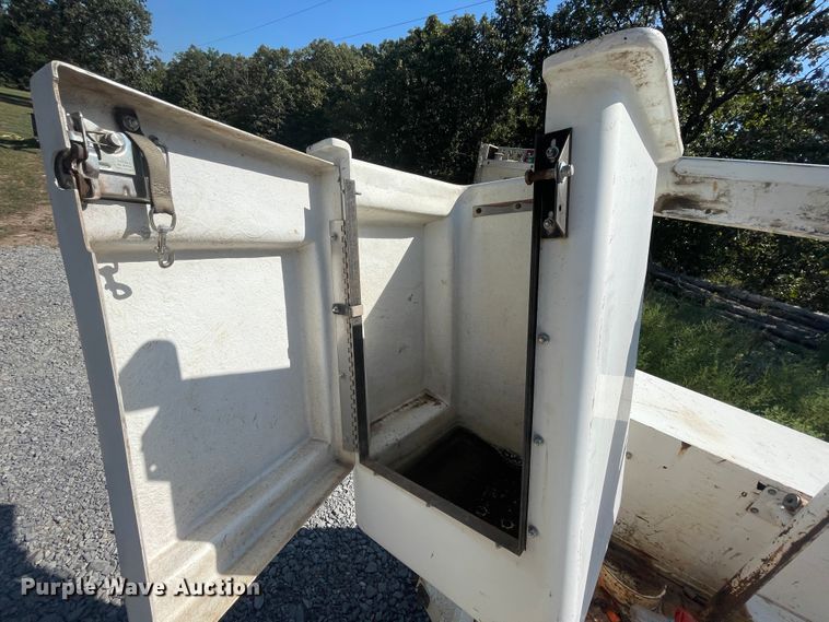 image for item JQ9711 2011 Dodge Ram 4500  Crew Cab bucket truck