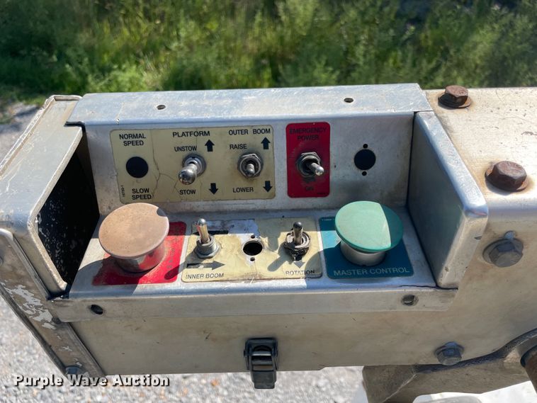 image for item JQ9711 2011 Dodge Ram 4500  Crew Cab bucket truck