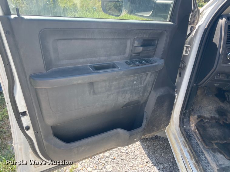 image for item JQ9711 2011 Dodge Ram 4500  Crew Cab bucket truck