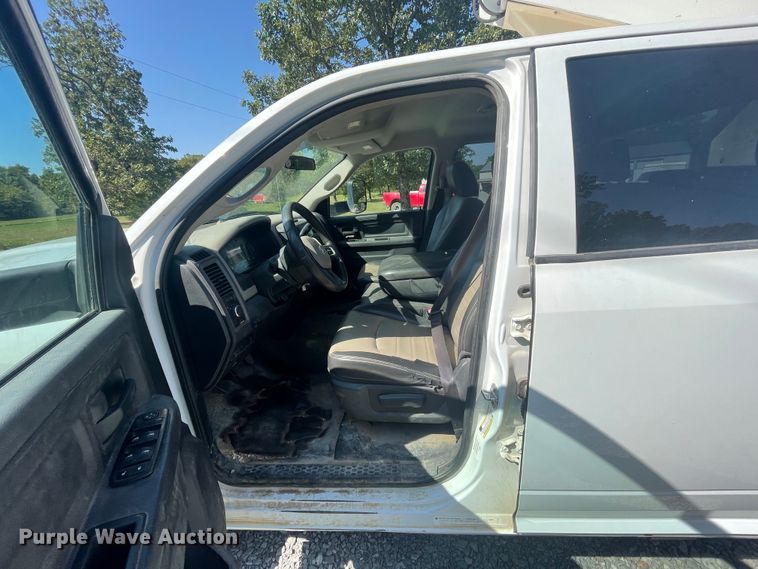 image for item JQ9711 2011 Dodge Ram 4500  Crew Cab bucket truck