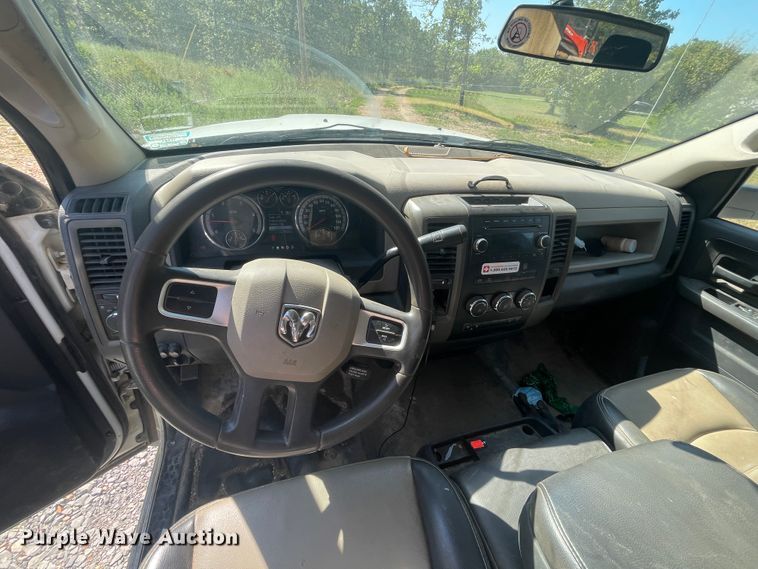 image for item JQ9711 2011 Dodge Ram 4500  Crew Cab bucket truck