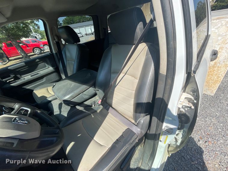 image for item JQ9711 2011 Dodge Ram 4500  Crew Cab bucket truck