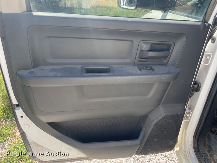 image for item JQ9711 2011 Dodge Ram 4500  Crew Cab bucket truck