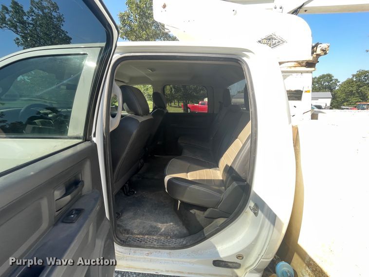 image for item JQ9711 2011 Dodge Ram 4500  Crew Cab bucket truck
