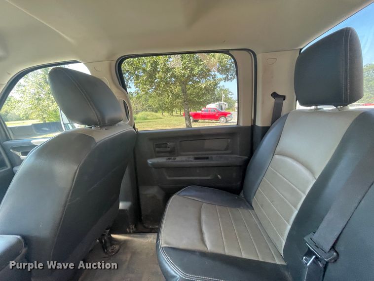 image for item JQ9711 2011 Dodge Ram 4500  Crew Cab bucket truck