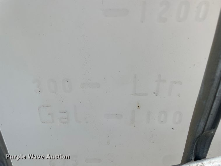 image for item JQ9713 (4) poly tanks