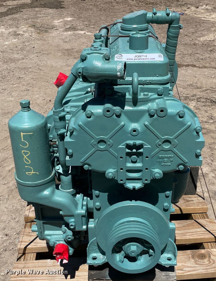 image for item JQ9714 Detroit Diesel 471  engine
