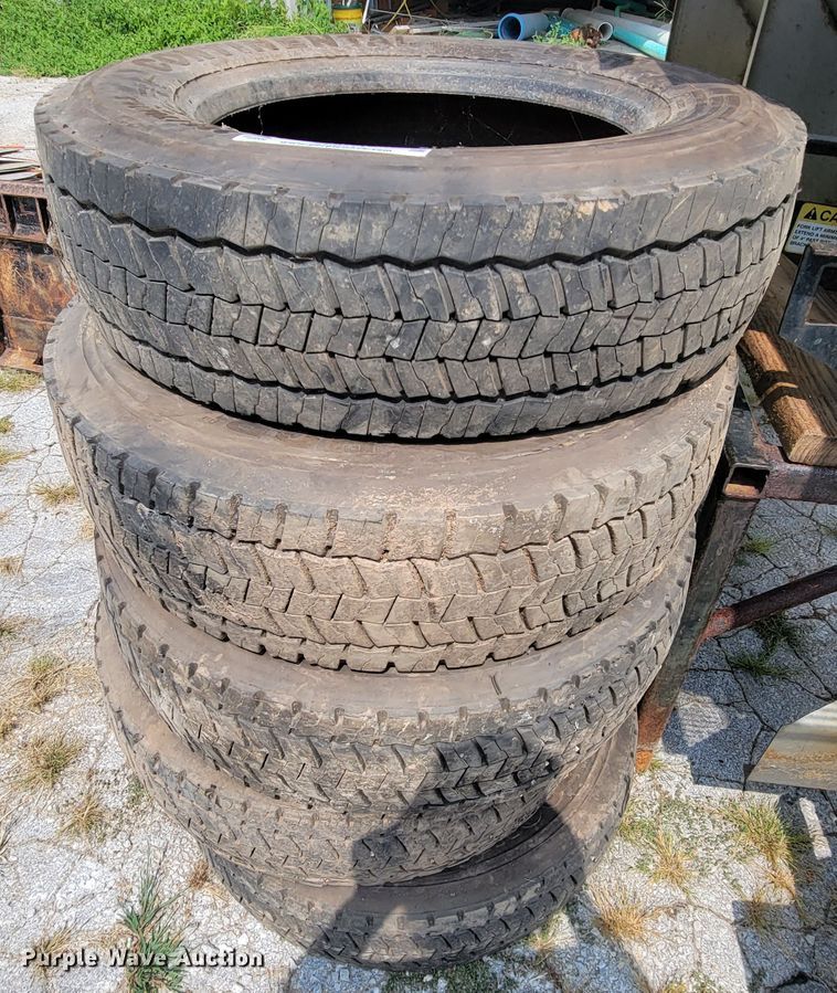 (5) 225/70R19.5 tires in Stockton, MO Item KD9514 sold Purple Wave