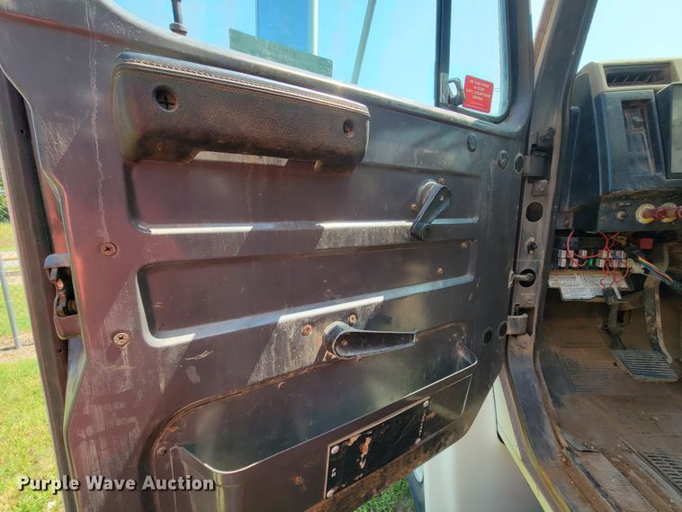 image for item KD9524 1995 International 4900  box truck