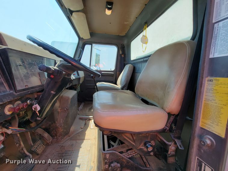 image for item KD9524 1995 International 4900  box truck