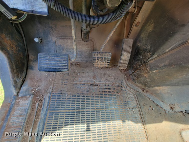 image for item KD9524 1995 International 4900  box truck