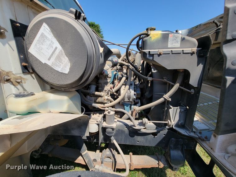 image for item KD9524 1995 International 4900  box truck