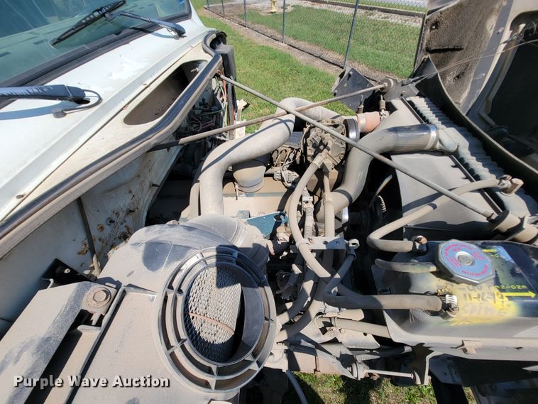 image for item KD9524 1995 International 4900  box truck