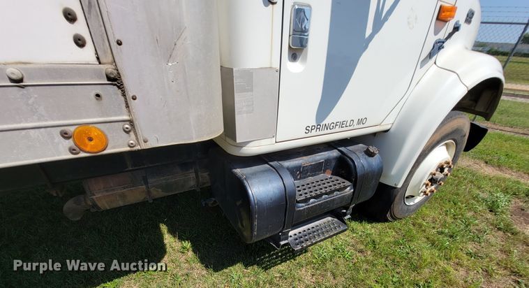 image for item KD9524 1995 International 4900  box truck