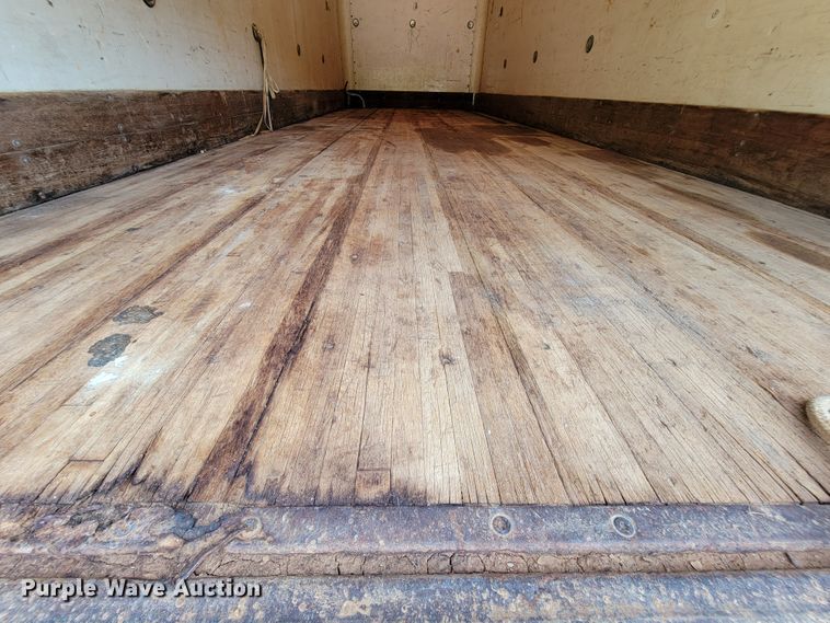 image for item KD9524 1995 International 4900  box truck