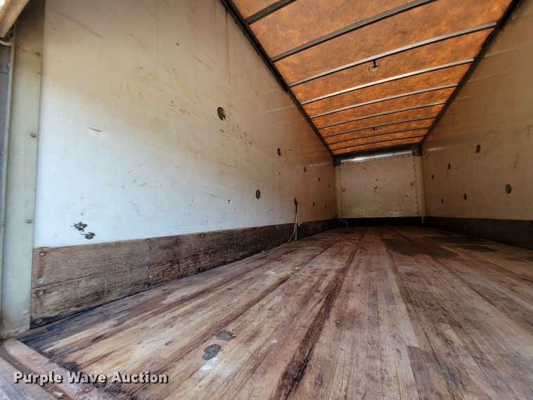 image for item KD9524 1995 International 4900  box truck