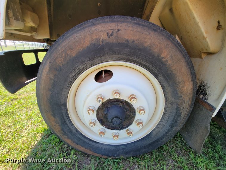 image for item KD9524 1995 International 4900  box truck