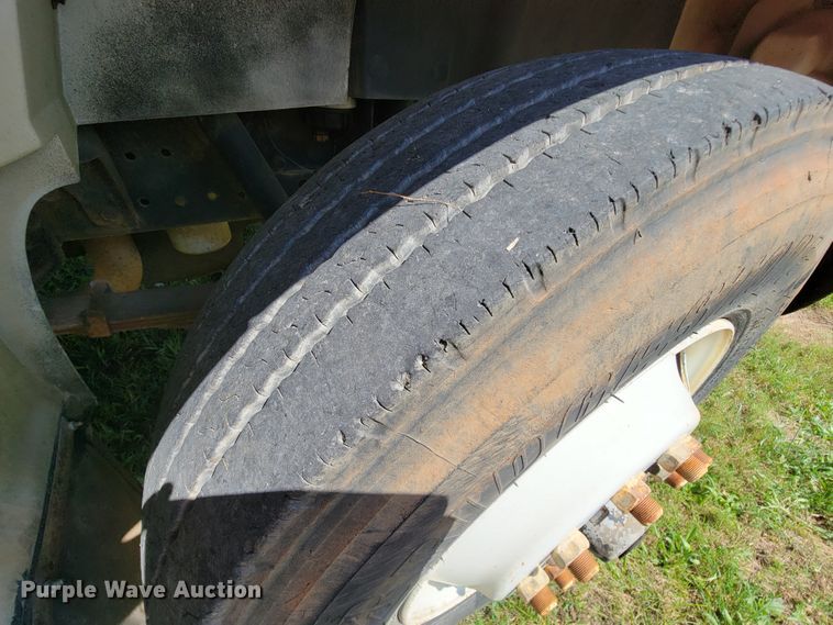 image for item KD9524 1995 International 4900  box truck