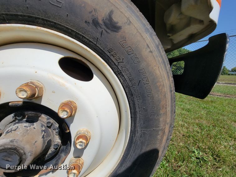 image for item KD9524 1995 International 4900  box truck