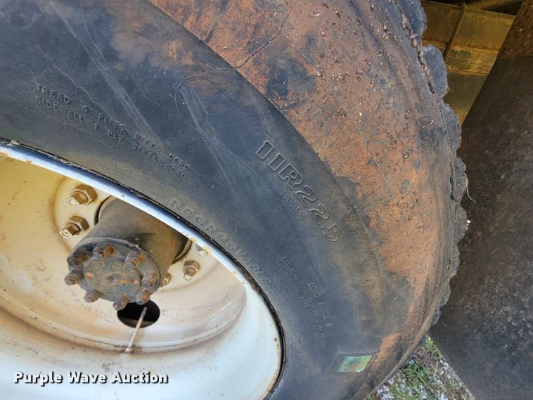 image for item KD9524 1995 International 4900  box truck