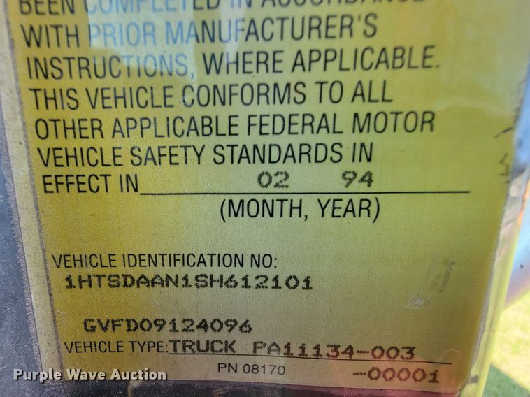 image for item KD9524 1995 International 4900  box truck