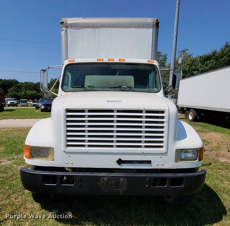 image for item KD9525 1993 International 4900  box truck