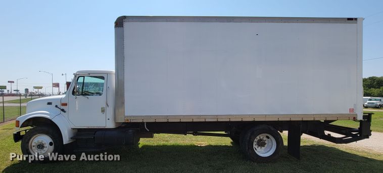 image for item KD9525 1993 International 4900  box truck