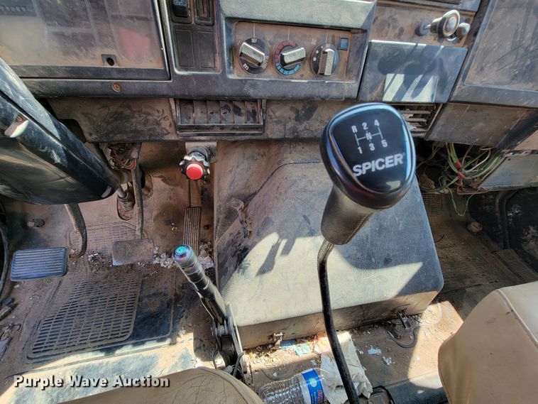 image for item KD9525 1993 International 4900  box truck