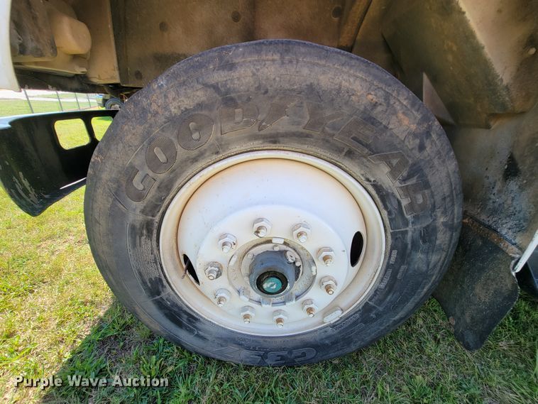 image for item KD9525 1993 International 4900  box truck