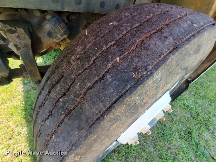 image for item KD9525 1993 International 4900  box truck