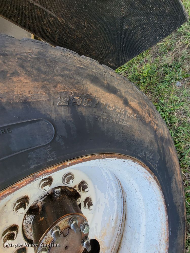 image for item KD9525 1993 International 4900  box truck