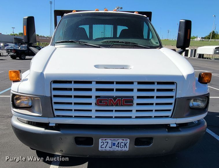 image for item KD9531 2007 GMC 5500  flatbed truck