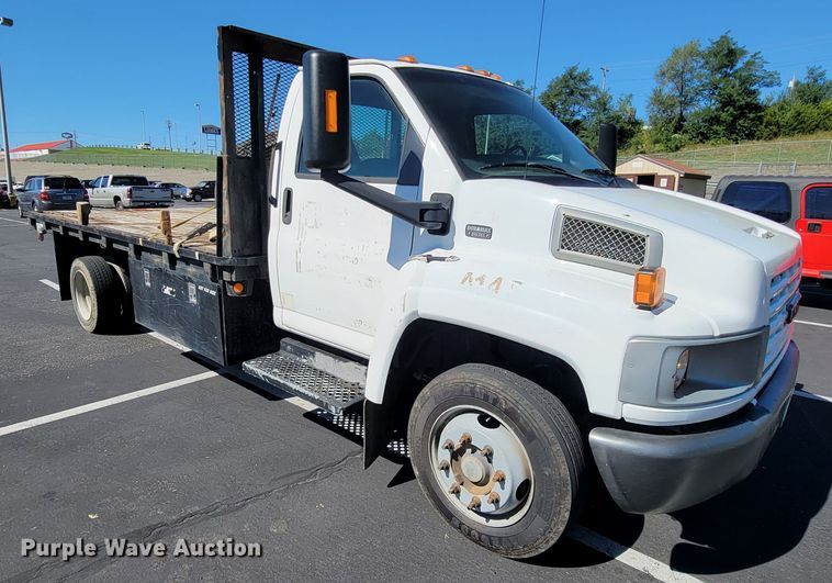 image for item KD9531 2007 GMC 5500  flatbed truck