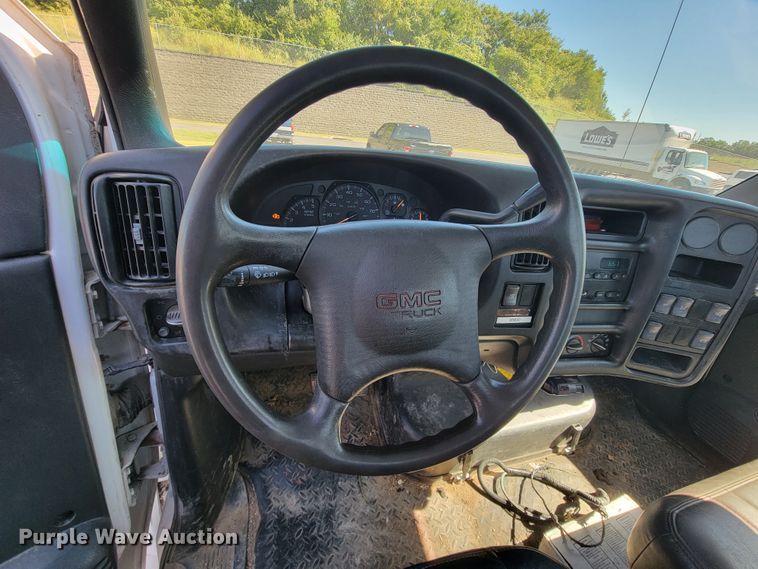 image for item KD9531 2007 GMC 5500  flatbed truck