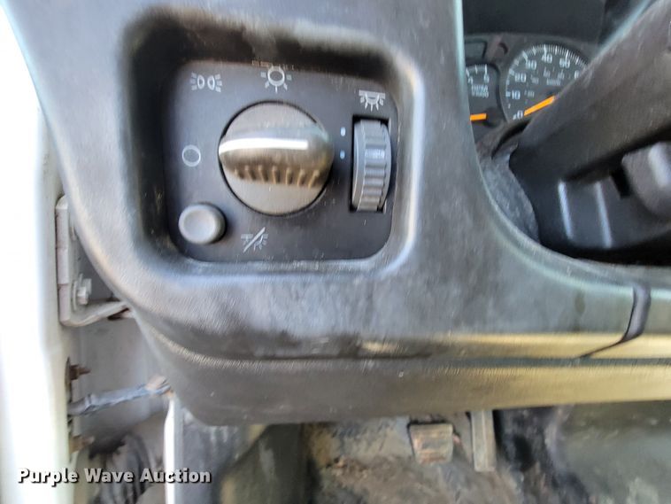 image for item KD9531 2007 GMC 5500  flatbed truck