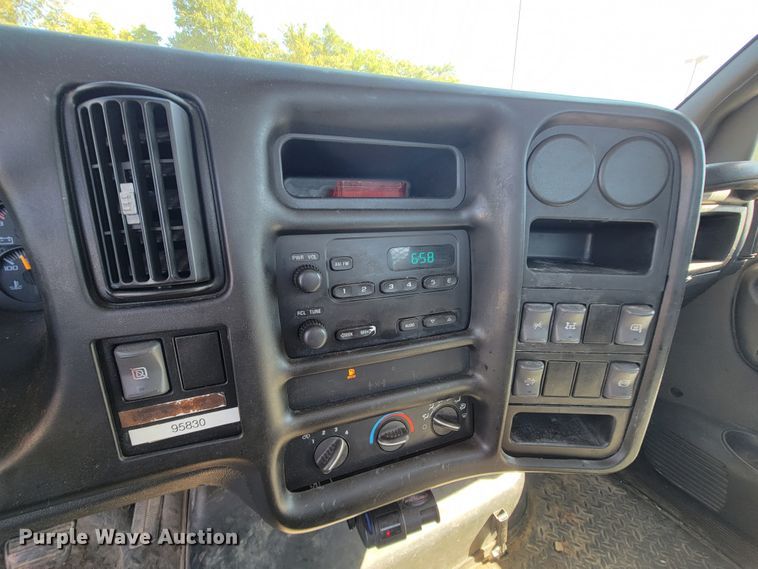 image for item KD9531 2007 GMC 5500  flatbed truck