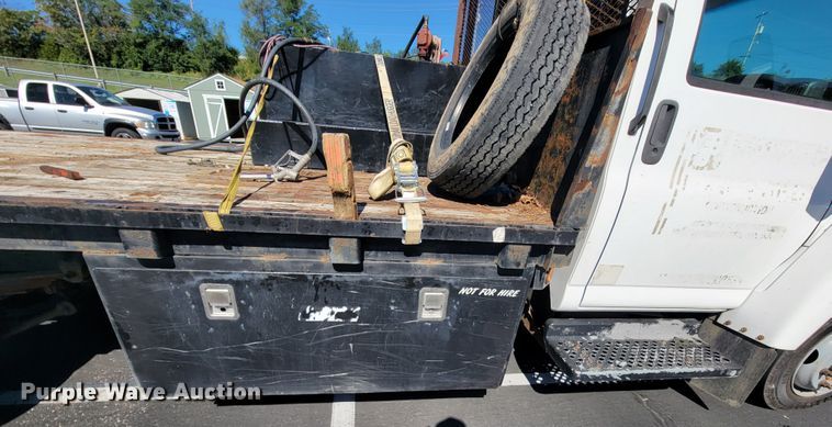 image for item KD9531 2007 GMC 5500  flatbed truck