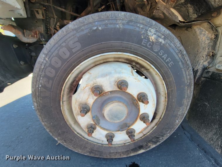 image for item KD9531 2007 GMC 5500  flatbed truck