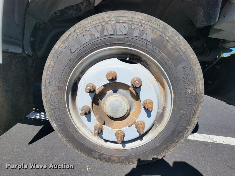 image for item KD9531 2007 GMC 5500  flatbed truck