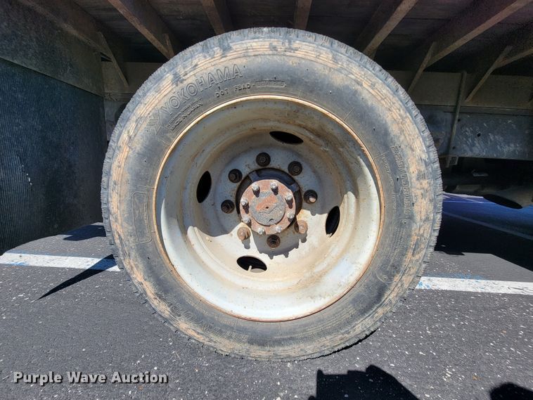 image for item KD9531 2007 GMC 5500  flatbed truck