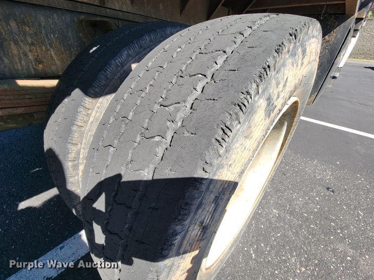 image for item KD9531 2007 GMC 5500  flatbed truck