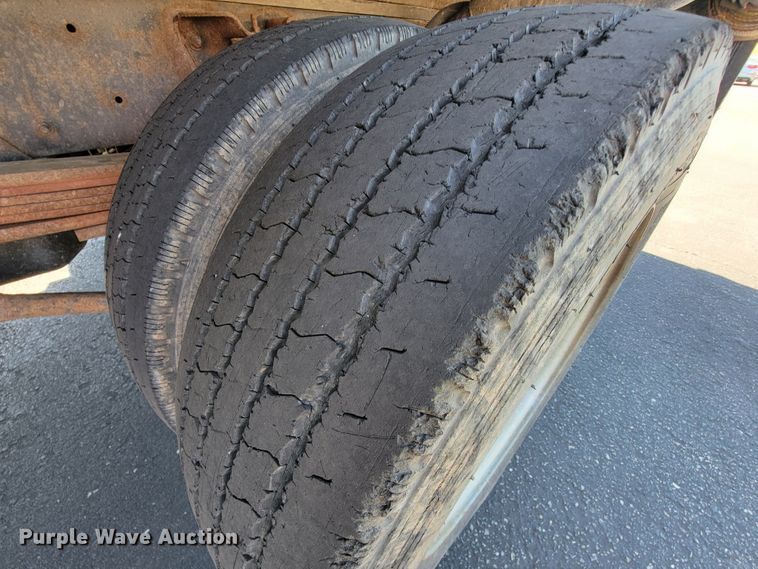 image for item KD9531 2007 GMC 5500  flatbed truck