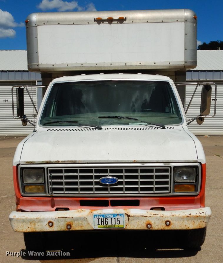 image for item KI9602 1990 Ford Econoline E350  box truck