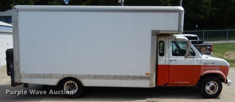 image for item KI9602 1990 Ford Econoline E350  box truck