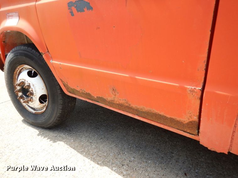 image for item KI9602 1990 Ford Econoline E350  box truck