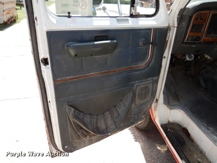 image for item KI9602 1990 Ford Econoline E350  box truck