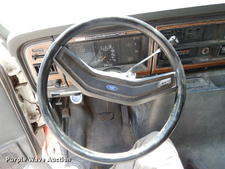 image for item KI9602 1990 Ford Econoline E350  box truck